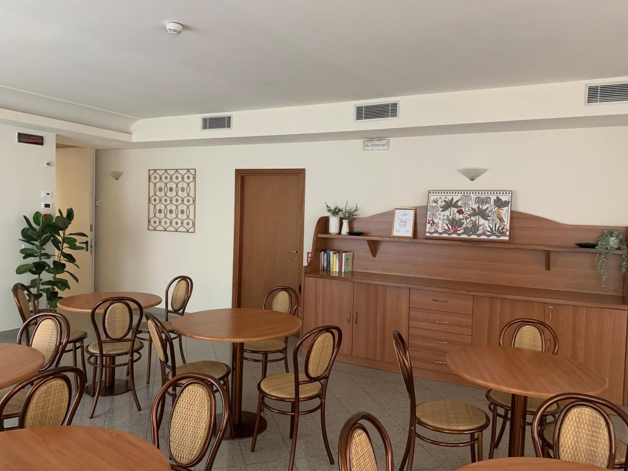 蒂凡尼酒店 里米尼 外观 照片